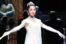 霧矢大夢演じるイライザ。