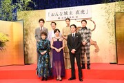 「おんな城主 直虎」出演者発表会見の様子。上段左から尾上松也、春風亭昇太、菜々緒、阿部サダヲ。下段左から浅丘ルリ子、柴咲コウ、菅田将暉。