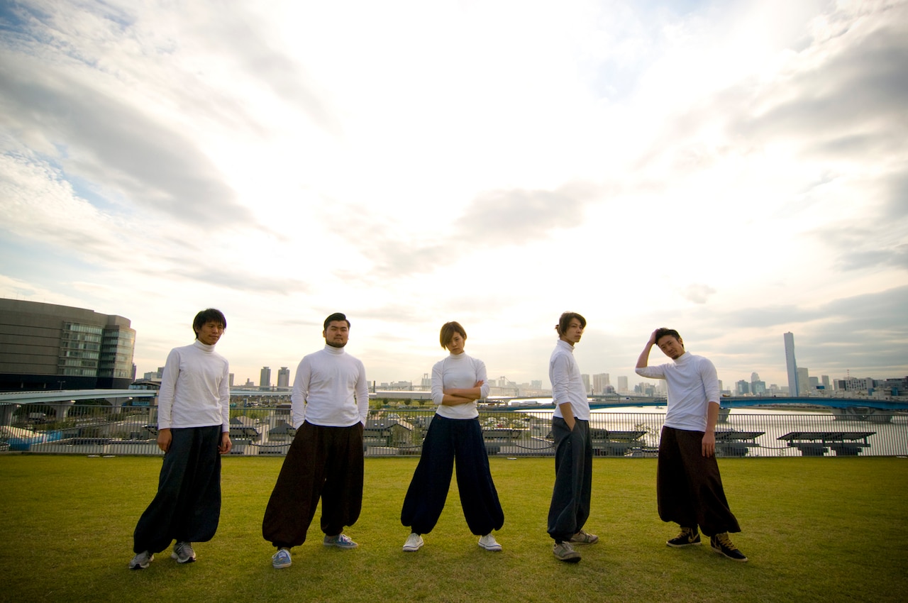 ニッカポッカで歌って踊る、ビルヂング「時には茶の間でケンカして」再演