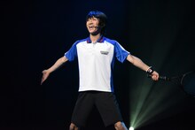 帽子を取った越前リョーマ（古田一紀）。