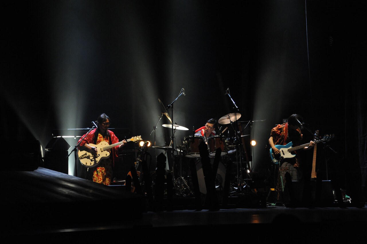 「怒パンク時代劇『名なしの侍』」ゲネプロの様子。