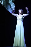 ブロードウェイミュージカル「キンキーブーツ」公開ゲネプロより。三浦春馬演じるローラ。