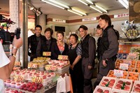 「連載40周年特別企画 『舞台版 こちら葛飾区亀有公園前派出所』」PV撮影の様子。