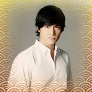 佐助を演じる滝川英治。