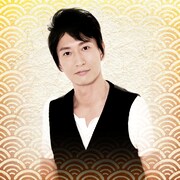 暗夜を演じる萩野崇。