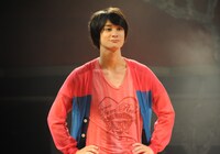 高崎翔太演じる朋希。