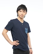 睦月始を演じる校條拳太朗。