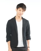 長月夜を演じる谷佳樹。