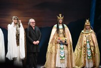 ミュージカル「王家の紋章」初日カーテンコールの様子。