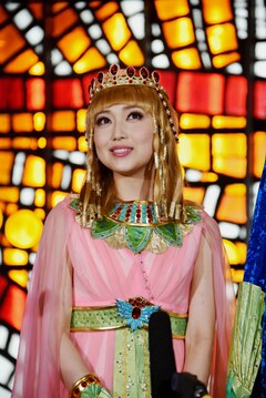 王家の紋章 初日開幕 再演決定に浦井健治が感無量 この絆は変わらない ステージナタリー
