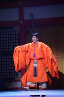 和泉元彌演じる帝。