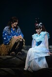 左から木村了演じる浦島太郎、上原多香子演じる乙姫。