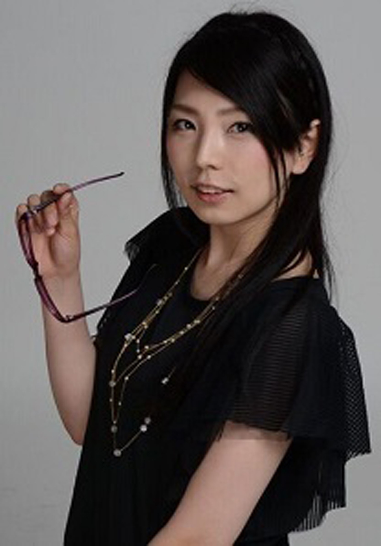 島名ひとみ