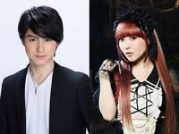 ミュージカル「英雄伝説 閃の軌跡」の出演者。左から松村龍之介、黒崎真音。