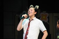 菊池銀河演じる先生。