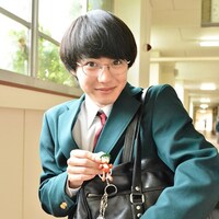 小野田坂道を演じる小越勇輝。