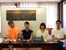 維新派「アマハラ」記者会見の様子。