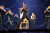 「ブラスト！：ミュージック・オブ・ディズニー」ゲネプロの様子。