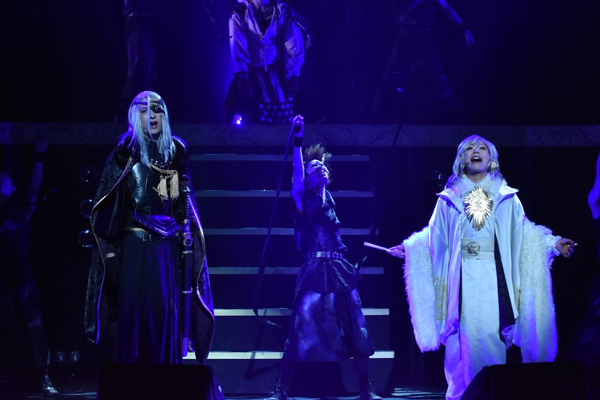「超歌劇『幕末Rock』黒船来航」京都公演より。