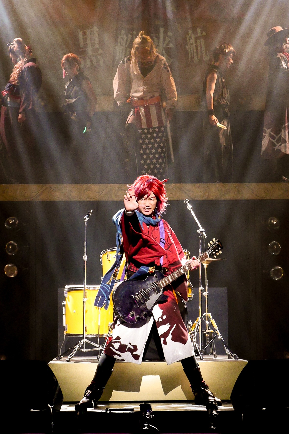 「超歌劇『幕末Rock』黒船来航」京都公演より。