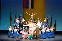 「李香蘭」2015年自由劇場での公演の様子。（撮影：山之上雅信）