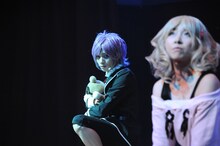 左から大原海輝演じる逆巻カナト、高宗歩未演じる小森ユイ。