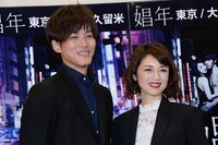 「娼年」記者会見の様子。左から松坂桃李、高岡早紀。