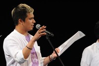 オリジナル劇の朗読に臨む木村昴。