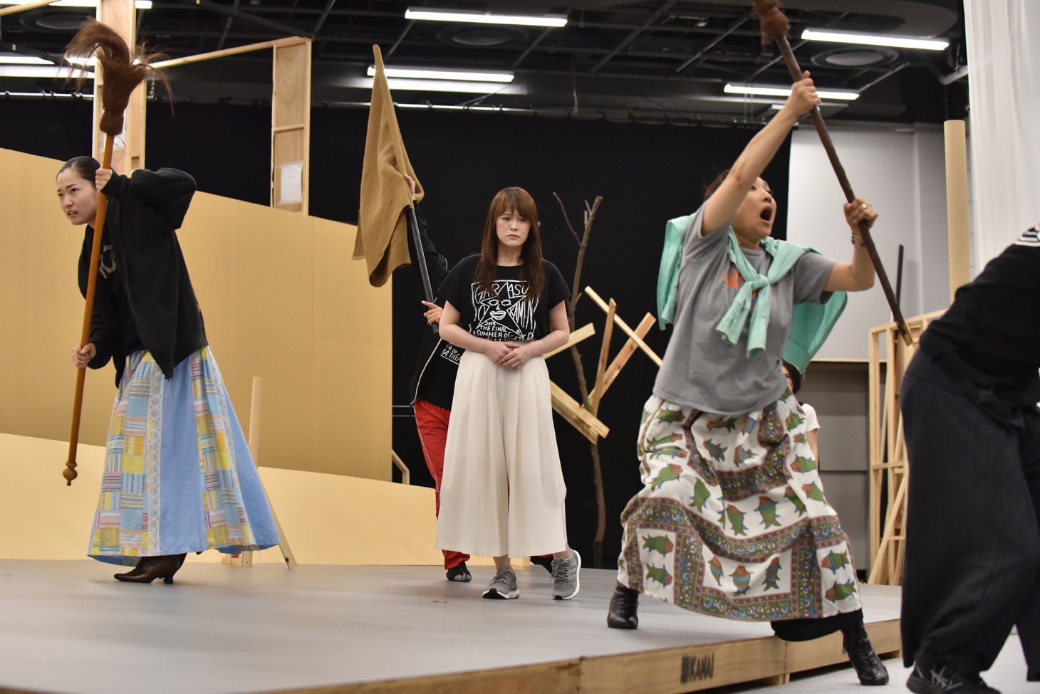 舞台「ガラスの仮面」公開稽古の様子。