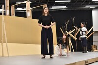 舞台「ガラスの仮面」公開稽古の様子。