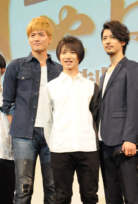 左から滝川英治、植田圭輔、中村誠治郎。