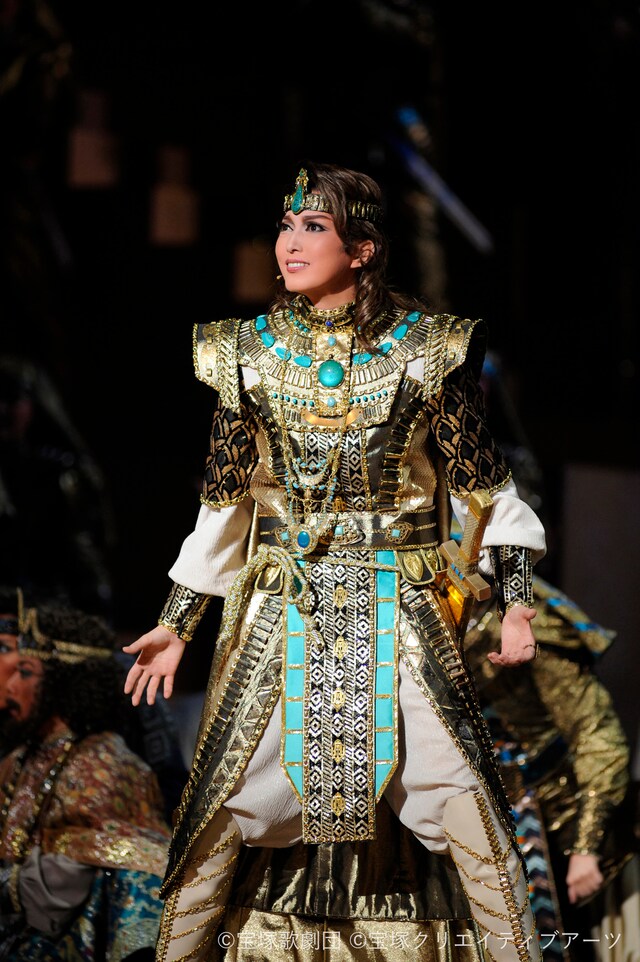 WOWOWライブ 宝塚への招待「王家に捧ぐ歌」より。