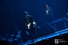 左から左から青木玄徳演じる斎藤一、松田凌演じる中村半次郎。