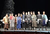 「瞑るおおかみ黒き鴨」フォトセッションの様子。