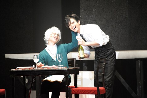 左から植田圭輔演じるリッカ、平野良演じるノエル。