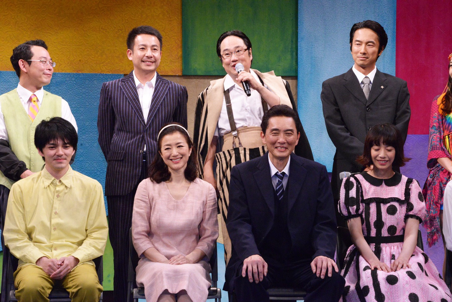 「家族の基礎～大道寺家の人々～」記者会見の様子。
