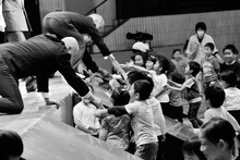 過去に行われた「コンドルズの遊育計画」の様子。