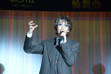 「ザ・ミュージカル『グランドホテル』」パフォーマンスより、美弥るりか演じるオットー・クリンゲライン。