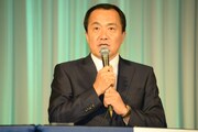 宝塚歌劇団理事長の小川友次。