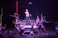 「マハゴニー市の興亡」より。