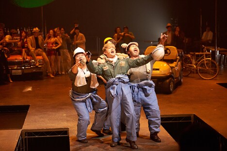 「マハゴニー市の興亡」より。