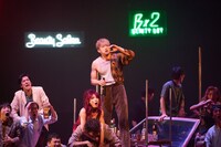 「マハゴニー市の興亡」より。