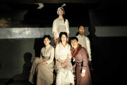 2016年にアンダースローで上演されたチェーホフ作「桜の園」の様子。（撮影：松本久木）
