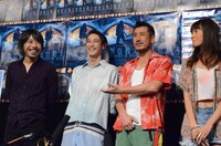 左から豊田利晃、窪塚洋介、渋川清彦、太田莉菜。