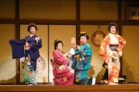 「雪まろげ」公演の様子。