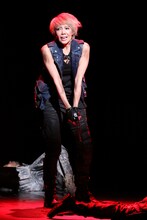 「『ミュージカル バイオハザード』 ～ヴォイス・オブ・ガイア～」より、柚希礼音演じるリサ・マーチン。