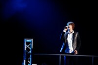 「KENJI URAI 15th Anniversary Concert ～ Wonderland ～」より、浦井健治。