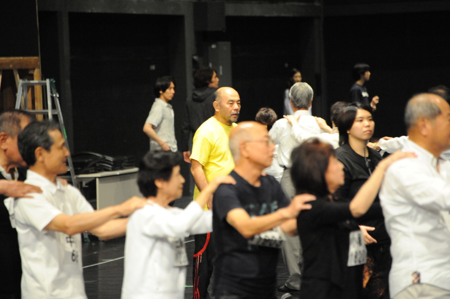 「1万人のゴールド・シアター2016『金色交響曲～わたしのゆめ・きみのゆめ～』」公開稽古の様子。