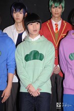 チョロ松役の植田圭輔。