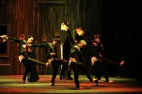 DAZZLE 20周年記念公演「鱗人輪舞（リンド・ロンド）」より。